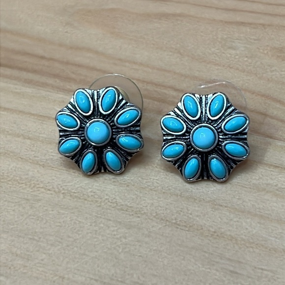 Lucky Brand Necklace Bracelet Earrings Silver Tone with Faux Turquoise Like New - Picture 2 of 8